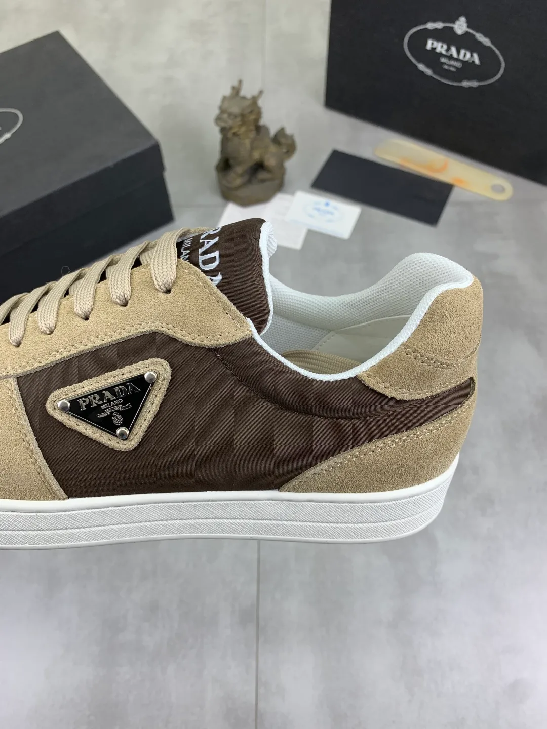 Men's Men's Shoes💰P440💰[New Style] The latest classic model of high-quality PRADA breathable and comfortable men's shoes has been launched on the official website in 1:1 reproduction, synchronized in Hong Kong counters and on the same catwalk; all made of calfskin with breathable mesh fabric ➕Imported soft and comfortable sheep Leather lining, 🍡🍡original 1:1 rubber outsole, non-slip and wear-resistant; comfortable to wear, attractive style, fine workmanship, and simple and neat shoe last, showing a man's courage and toughness, 👍size 38 to 44; 5️⃣colors🉑️ to choose from
